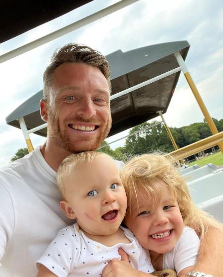 Jos Buttler with his daughters