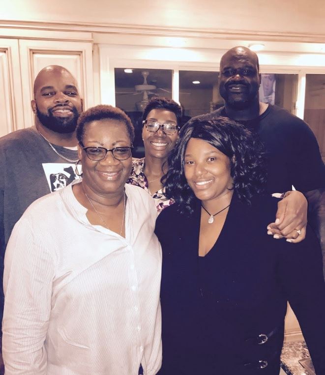 Shaq with mother and siblings