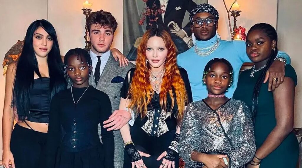 Madonna with her 6 kids