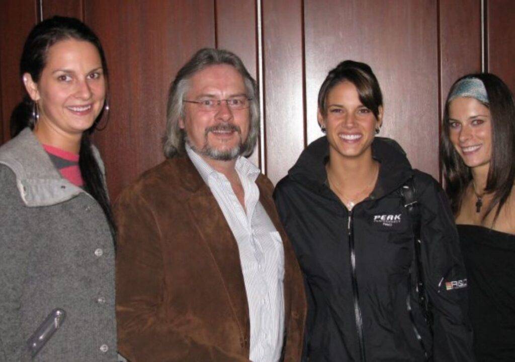 Missy Peregrym with father Darrell Peregrym and sister Cassy and Mandy
