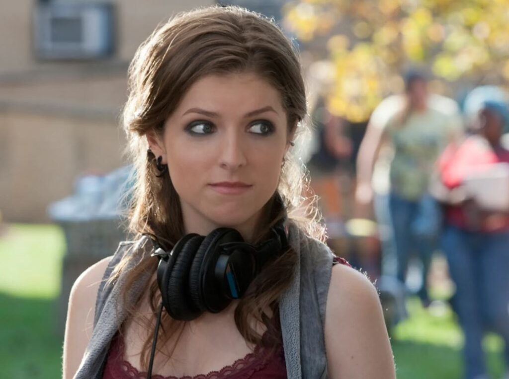 Anna Kendrick as Beca Mitchell in the musical comedy Pitch Perfect