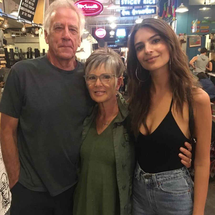 Emily Ratajkowski with parents Celebrities InfoSeeMedia