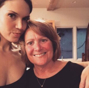 Mandy Moore with mother Stacy