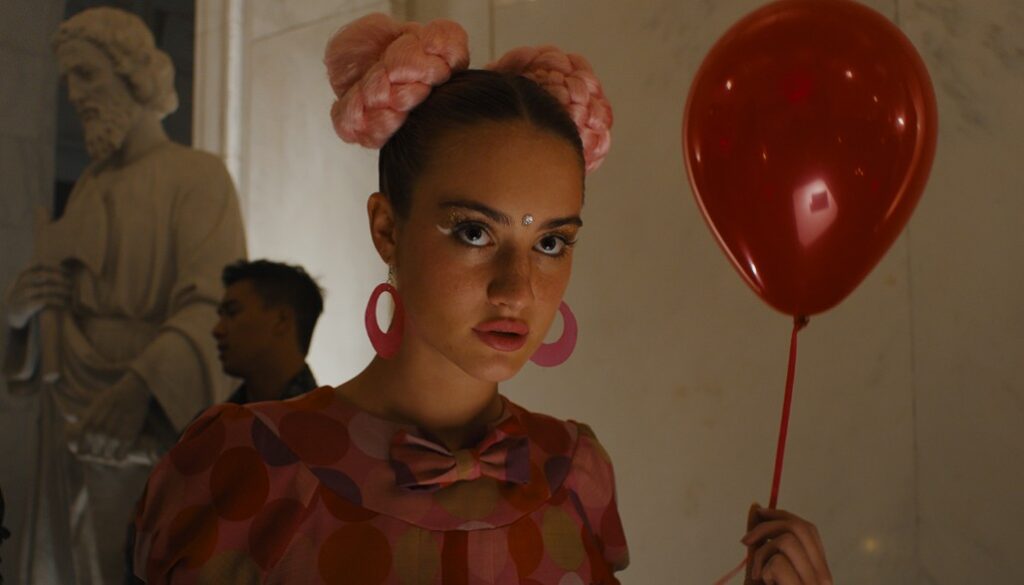 Grace Van Patten in Under the Silver Lake (2018)