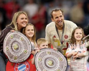 Harry Kane with wife & kids