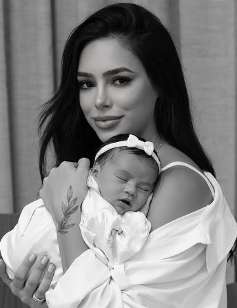 Mel da Silva Santos with her mom Bruna Biancardi