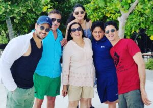 Harshad Malhotra with family
