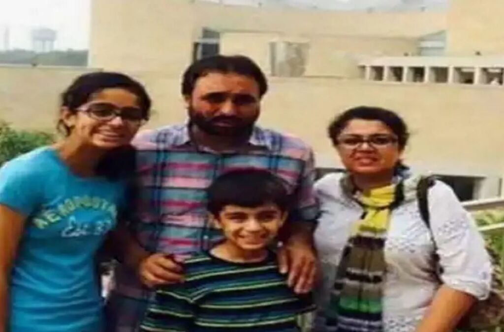 Bhagwant Mann with first wife Inderpreet Kaur and kids