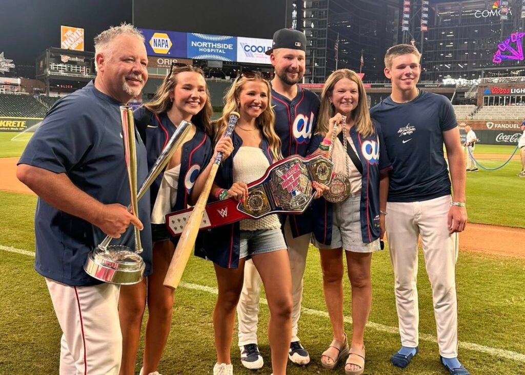 Cal Raleigh Derby trophy lift with family